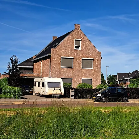 Fieldsight Caravan Max 5 People And 1 Kid - Hot Shower In House *